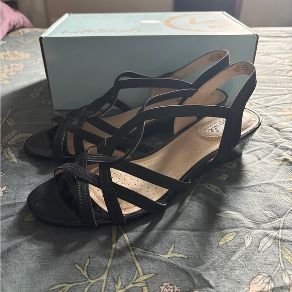 NWT Life Stride Black Yaya Sandal - Picture 6 of 9
